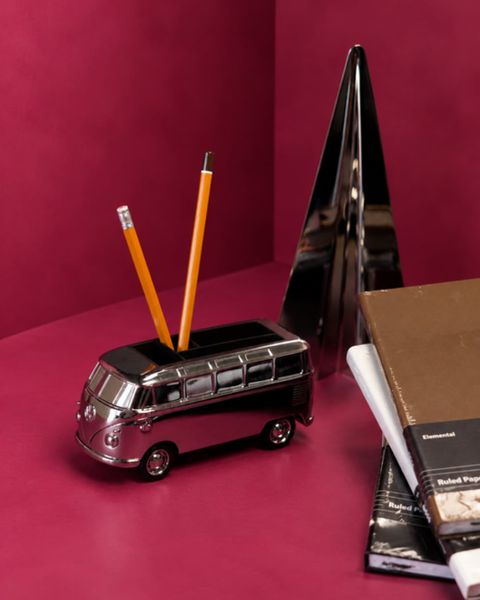 Cadoul premium Samba Bus — organizator de birou cromat în formă de microbuz retro